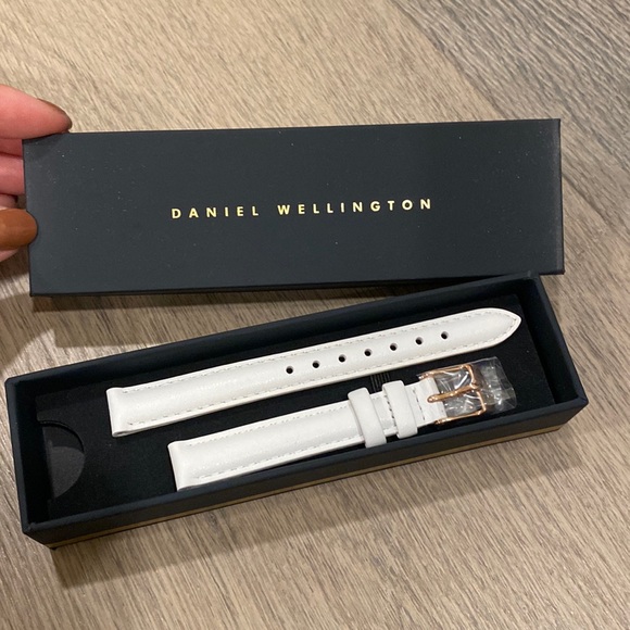 Daniel Wellington White Band - Picture 1 of 2